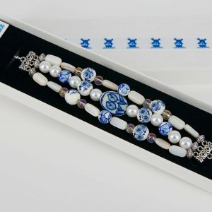 Bracelet White in Deluxe box