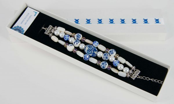 Bracelet White in Deluxe box
