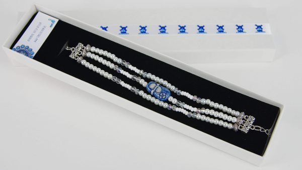 Bracelet White in Deluxe box - Image 3