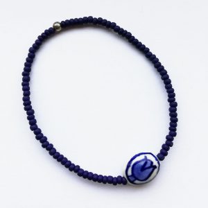 Delfts Blauw Armband donkerblauw met keramiek kraal tulp