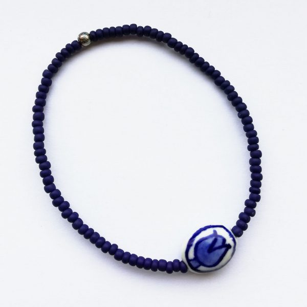 Delfts Blauw Armband donkerblauw met keramiek kraal tulp