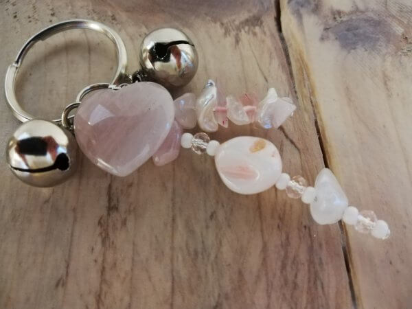 Sleutelhanger Rozenkwarts vol liefde en geluk