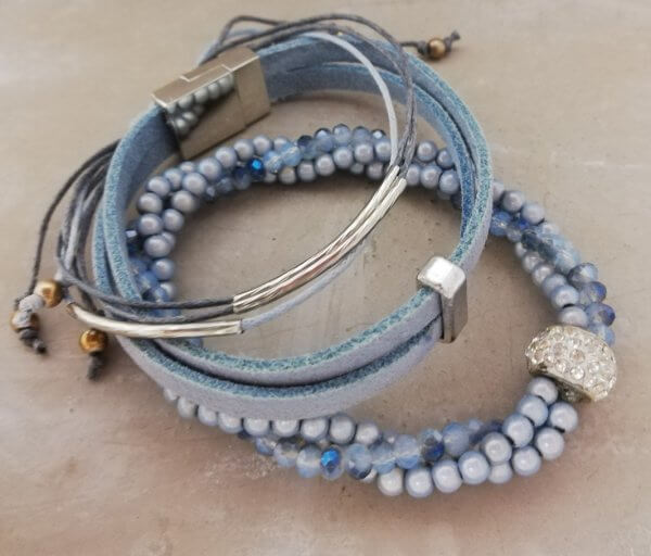 Armbandenset zachtblauw zilverkleur