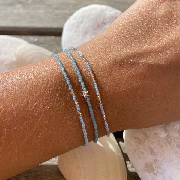 St. Tropez armbandset lichtblauw minikraal en sterretje - Afbeelding 3