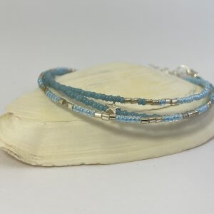 St. Tropez armbandset lichtblauw minikraal en sterretje