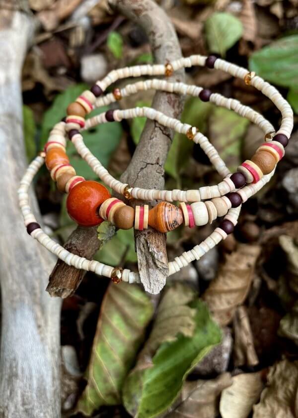 Armbandset creme met grote oranje kraal hout - Afbeelding 2