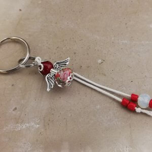Sleutelhanger beschermengel bolletje rood met roosje
