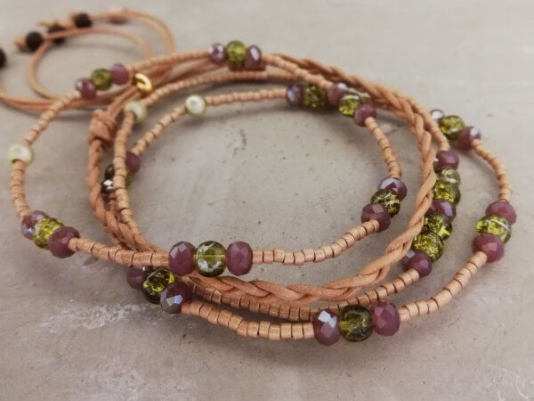 Armbandenset creme lila groen vlechtleer