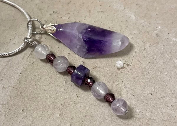 Ketting amethist en hanger met bergkristal