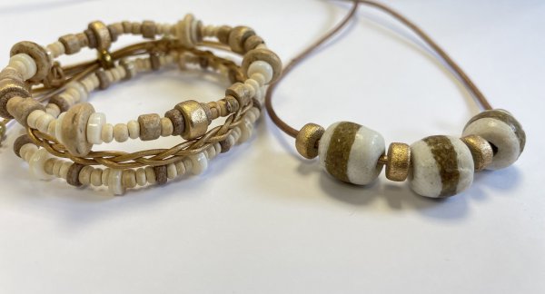 Ghana sieraden set beige