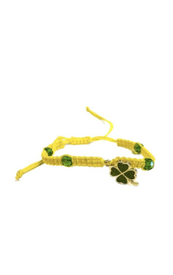 Armbandje geel met klavertje vier