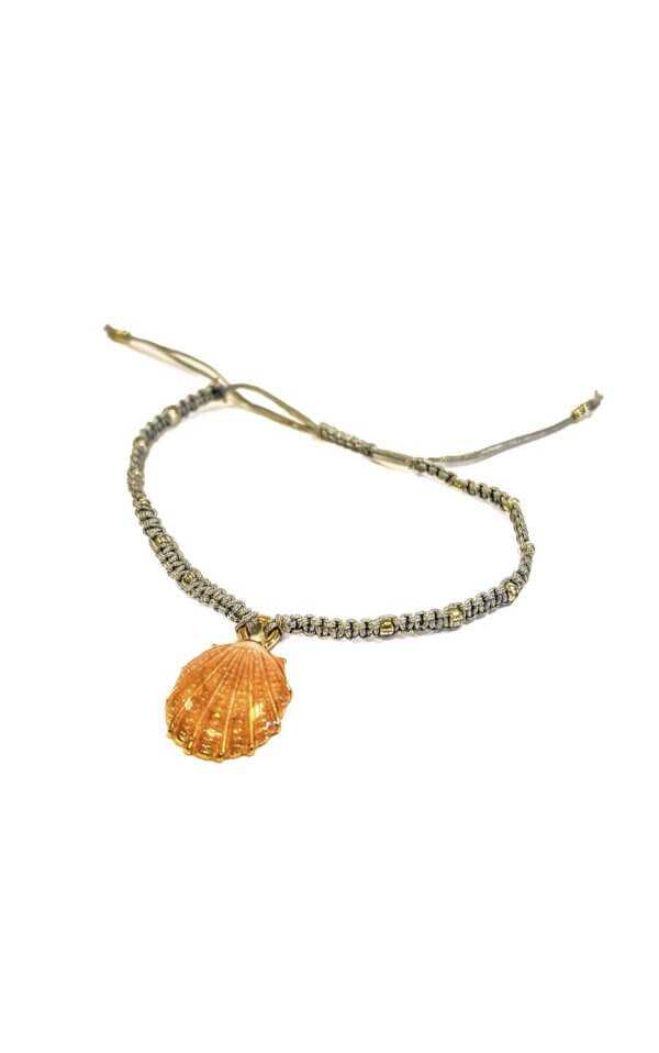 Armbandje grijs met oranje schelp